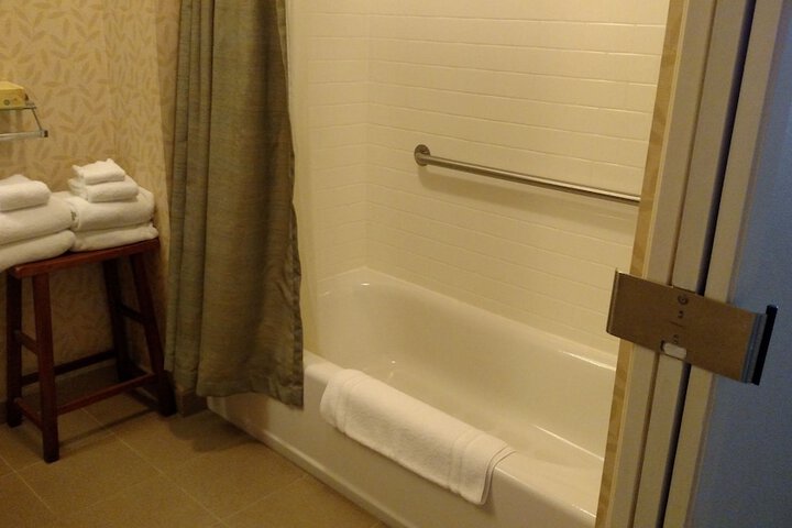 Room 11 of 26