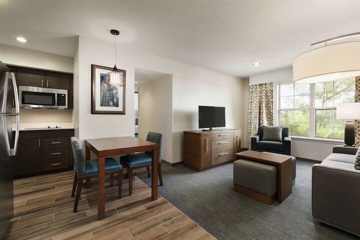 Room 21 of 36