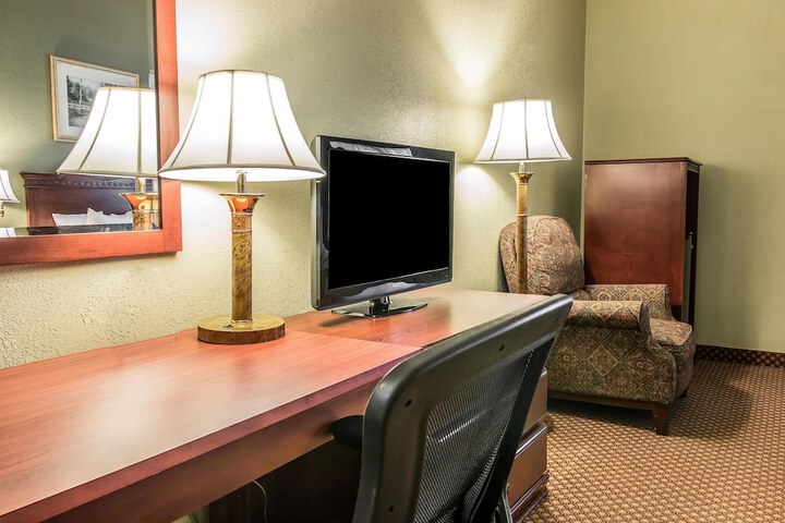 Room 13 of 36
