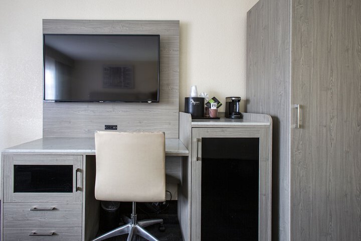 Room 52 of 75