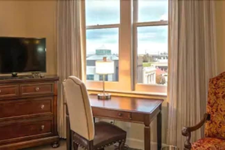 Hotel Bentley