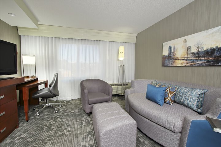 Room 16 of 44