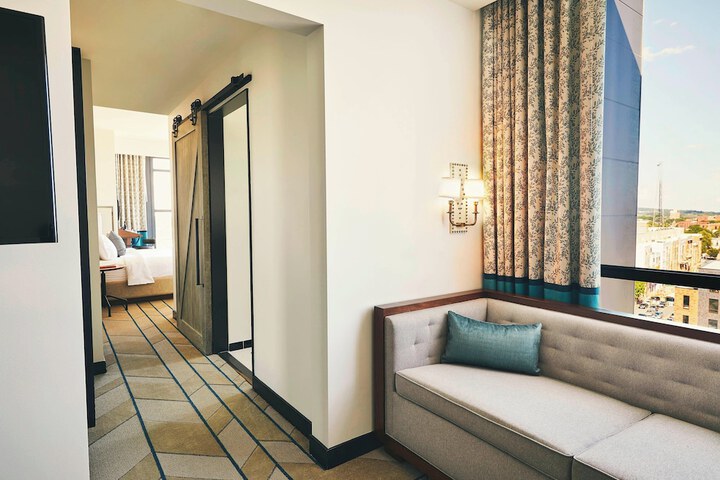 The Draftsman Charlottesville, University, Autograph Collection Hotel
