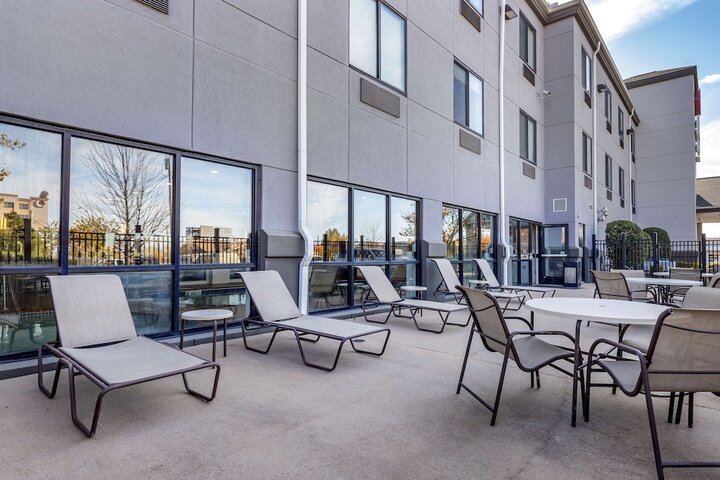 Terrace/Patio 23 of 24