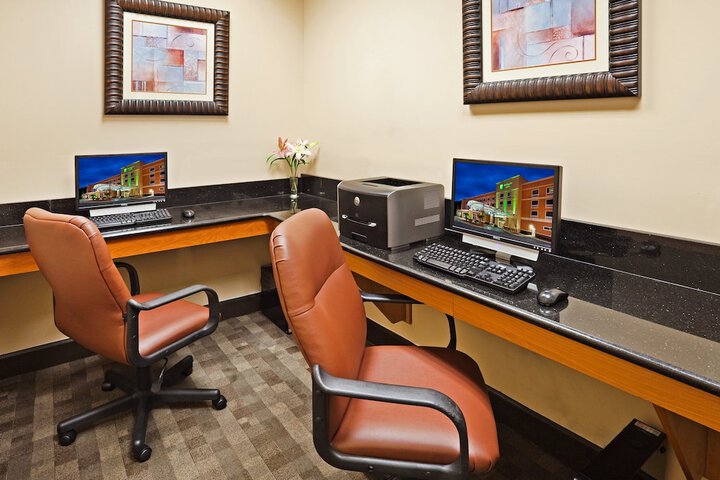 Holiday Inn Hotel & Suites Beaufort at Highway 21 by IHG