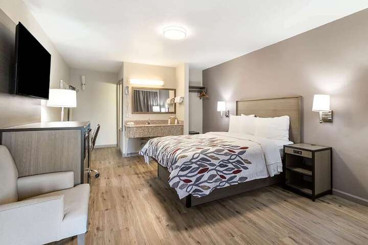 Room 8 of 10