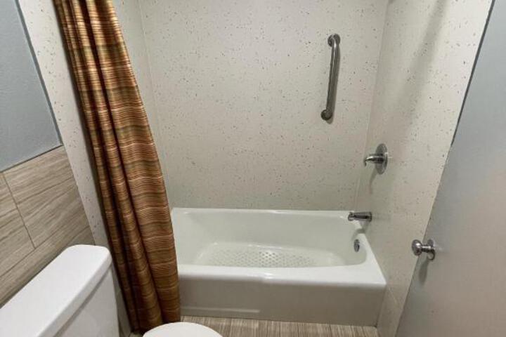 Travelers Inn