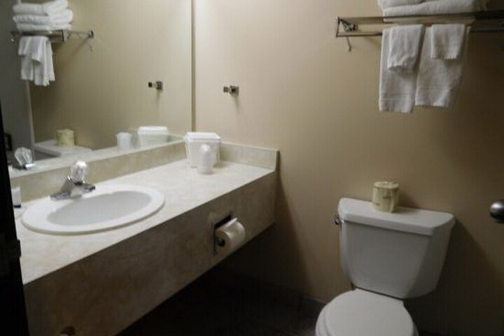 Room 17 of 33