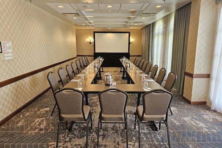 Crowne Plaza Phoenix - Chandler Golf Resort by IHG