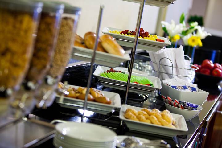 Breakfast/Coffee Service 48 of 60