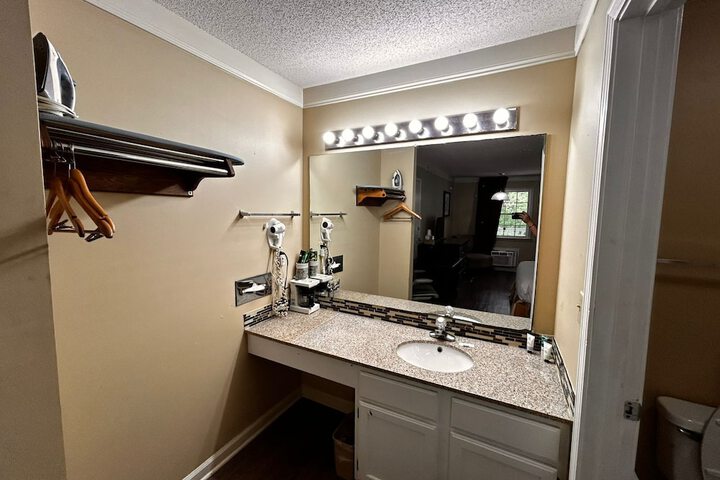 Plantation Oaks Suites & Inn Millington