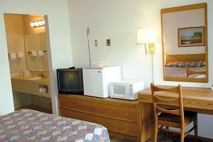 Room 17 of 26