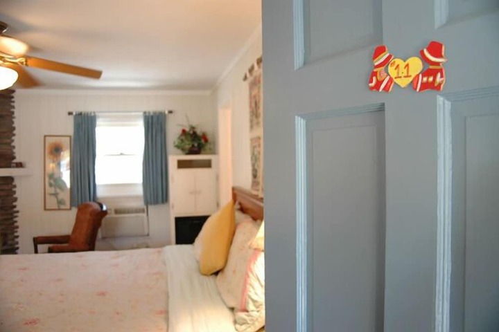 Room 94 of 191