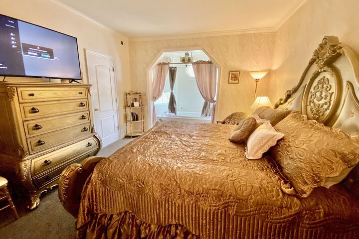 Room 46 of 112