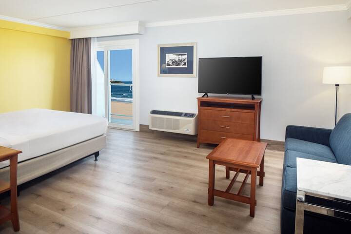 Room 14 of 35