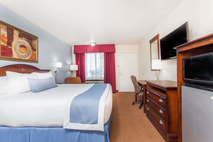 Room 9 of 14
