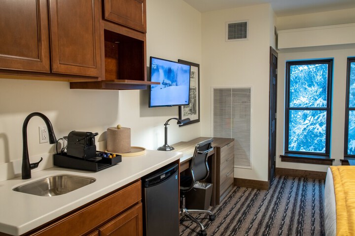 Room 41 of 84