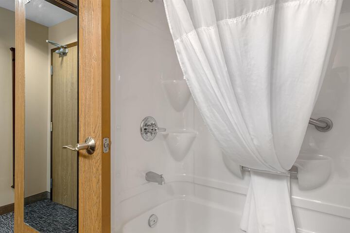 Best Western Plus Fredericton Hotel & Suites