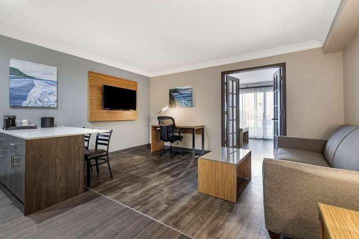 Room 9 of 32