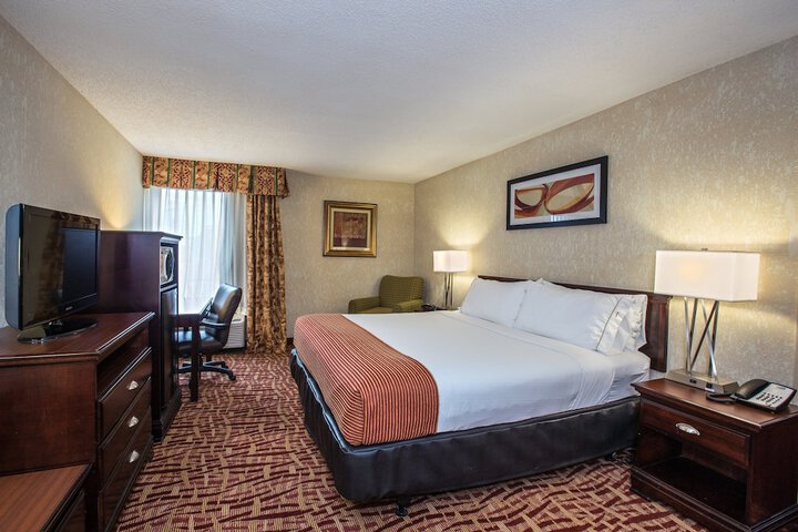 Room 8 of 22