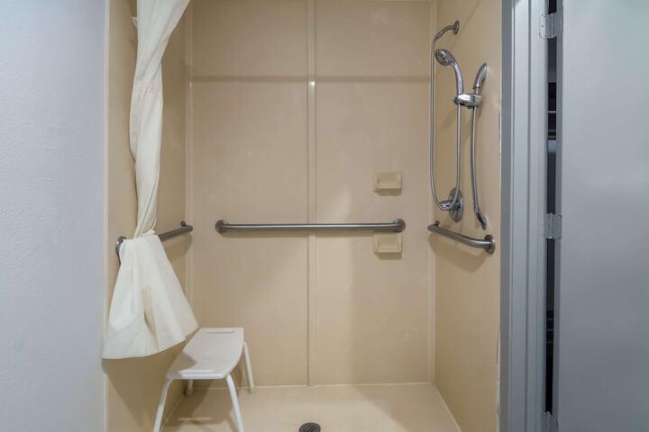 Room 41 of 47