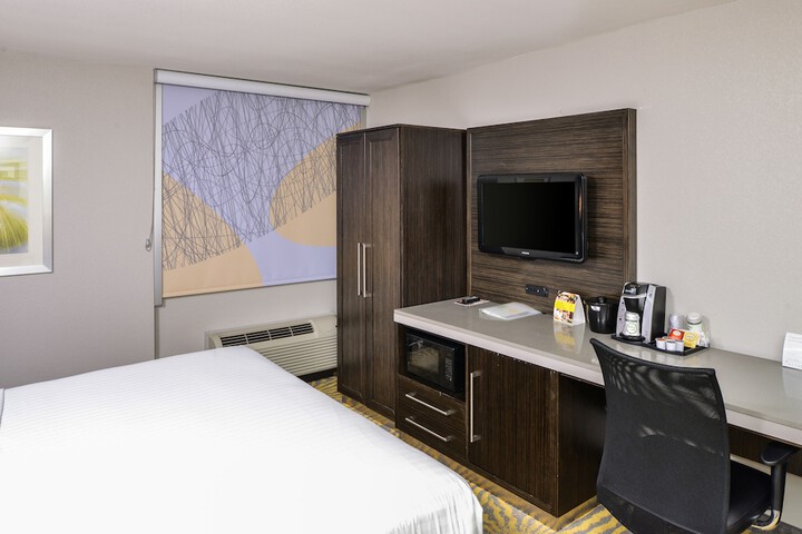 Room 32 of 58