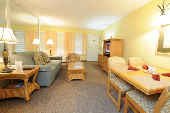 Room 7 of 18