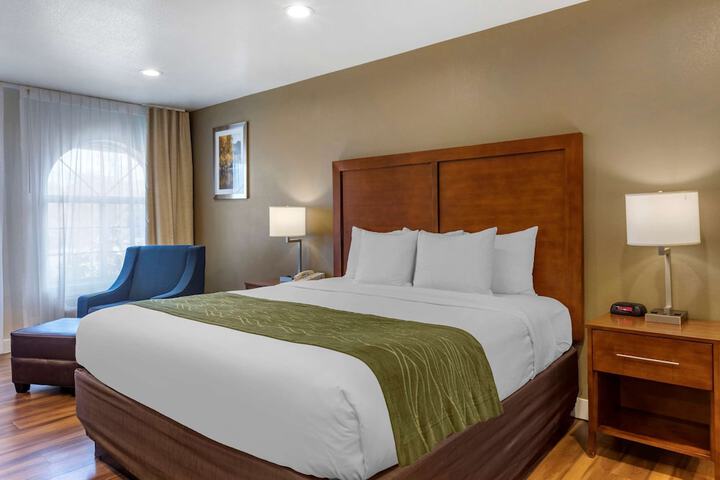 Room 32 of 55