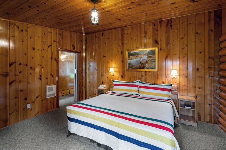 El Western Cabins & Lodges