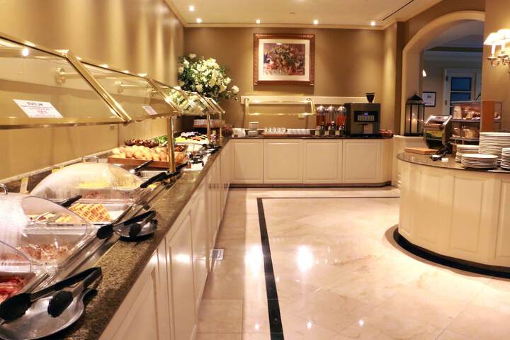 DoubleTree by Hilton Torrance - South Bay