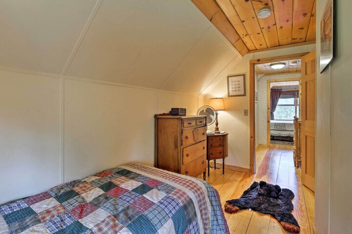 Jacksonville Cabin w / Wraparound Deck & Views