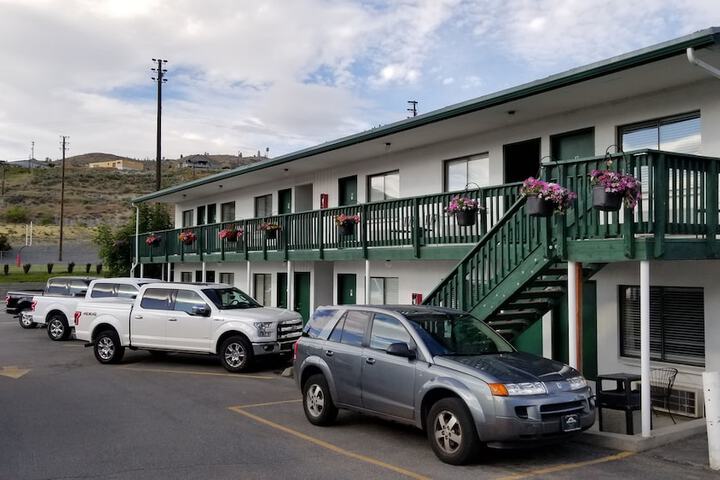 Hotel 5 of 72
