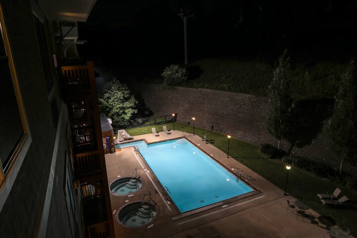 Pool 22 of 132