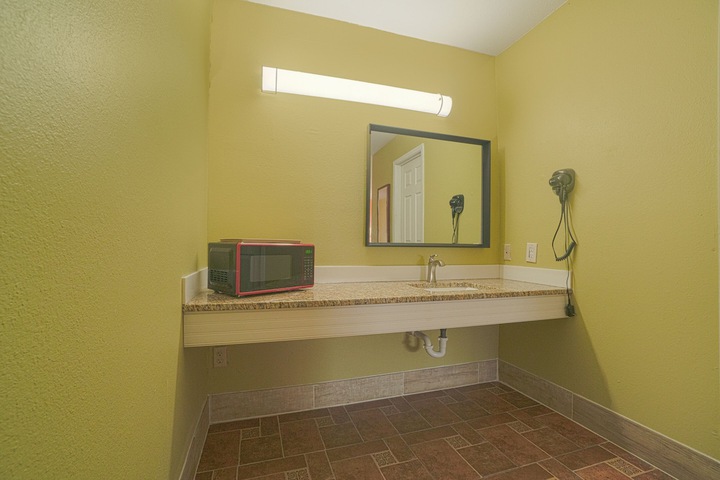 Room 35 of 43