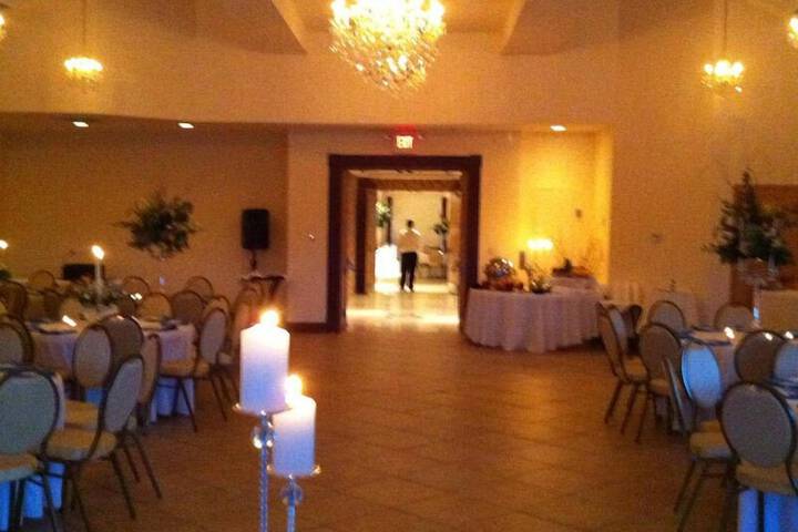 Ballroom/Hall 31 of 34