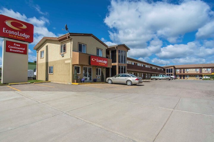 Econo Lodge Inn & Suites