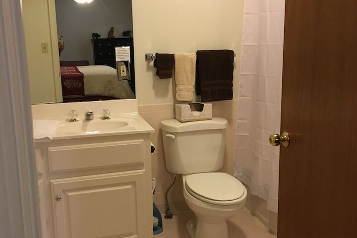 Room 28 of 47