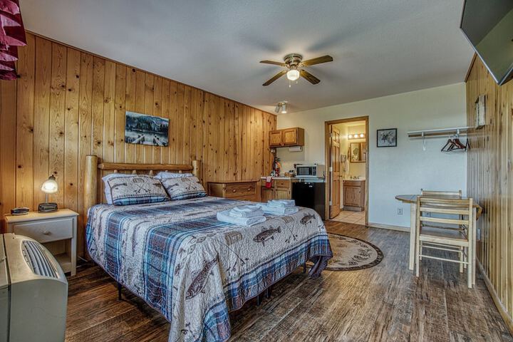 Lenas Northern Pines Resort
