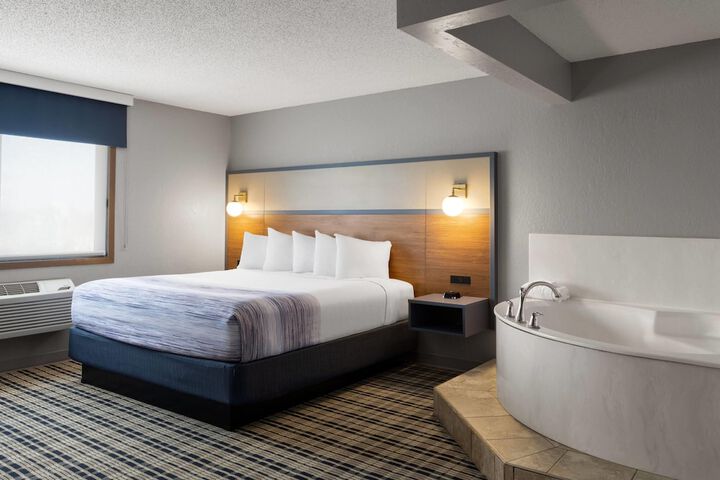 AmericInn by Wyndham Alexandria