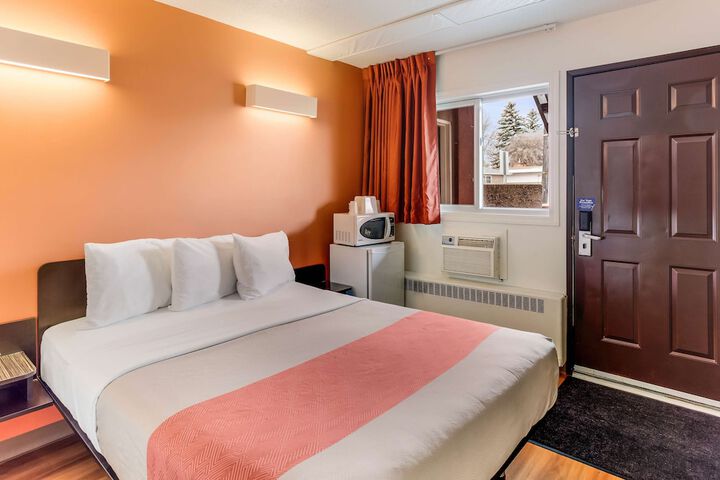 Room 5 of 15