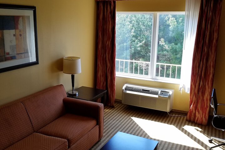 La Quinta Inn & Suites by Wyndham Atlanta-Union City