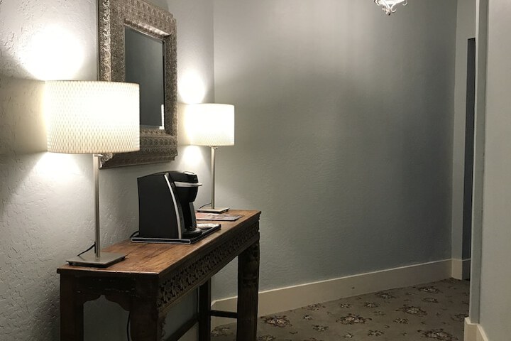 Room 11 of 65