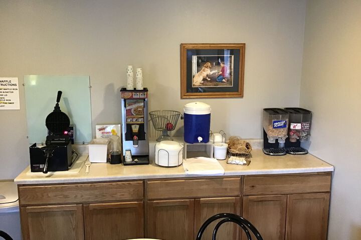 Breakfast/Coffee Service 27 of 35
