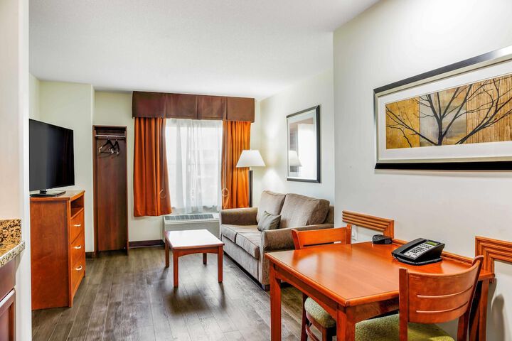 Days Inn & Suites by Wyndham Sherwood Park Edmonton