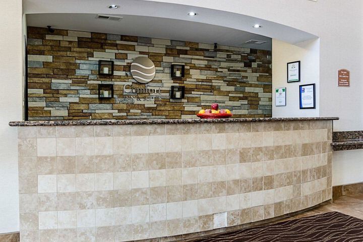 Comfort Inn & Suites Lawrence - University Area