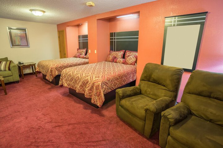 Room 25 of 39