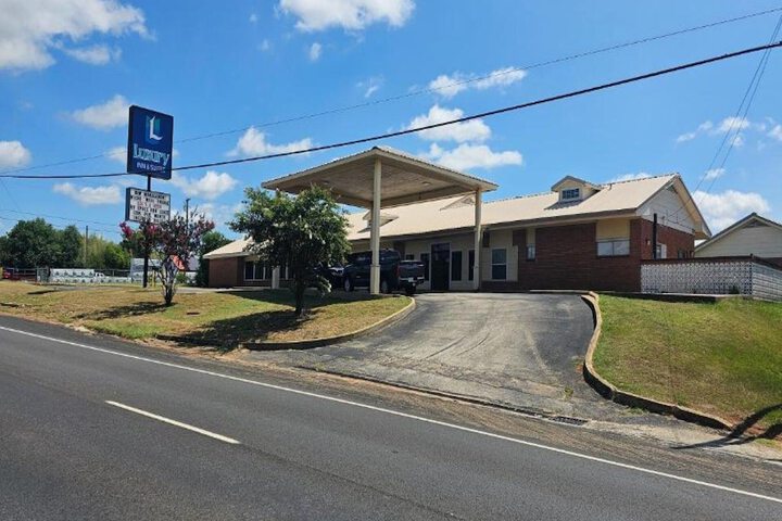 Luxury Inn & Suites and RV Park