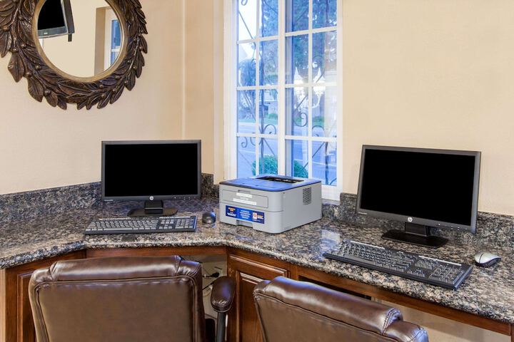 Business Center 26 of 26