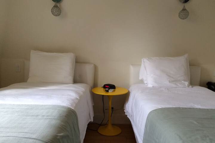 Room 51 of 68