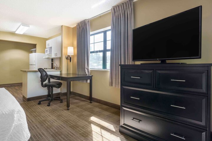 Room 18 of 32